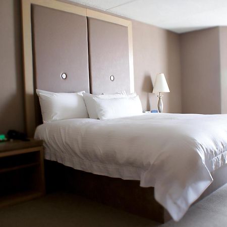 White Oaks Conference & Resort Spa Niagara-on-the-Lake Exterior photo A bedroom at the Hilton San Francisco
