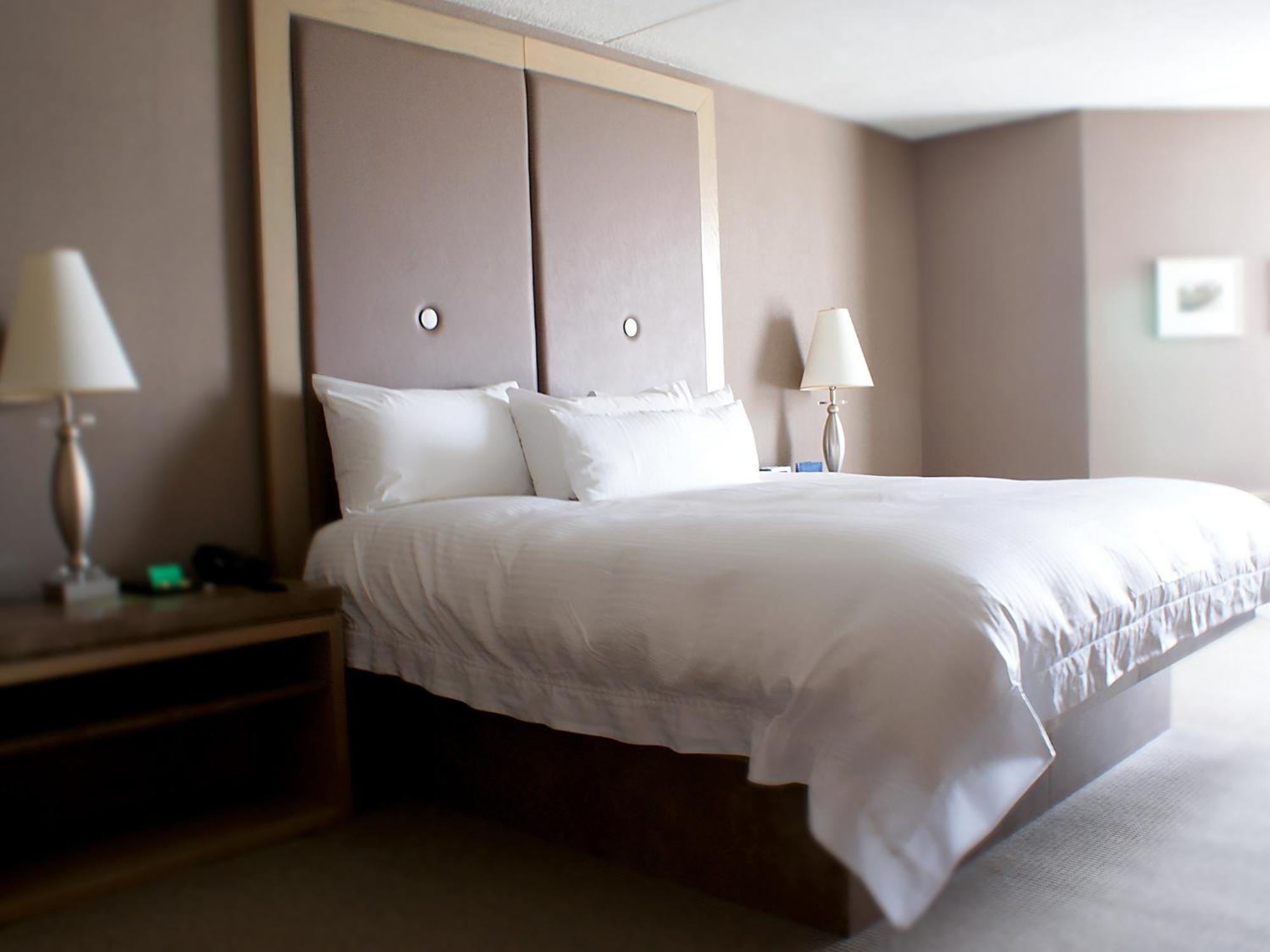 White Oaks Conference & Resort Spa Niagara-on-the-Lake Exterior photo A bedroom at the Hilton San Francisco