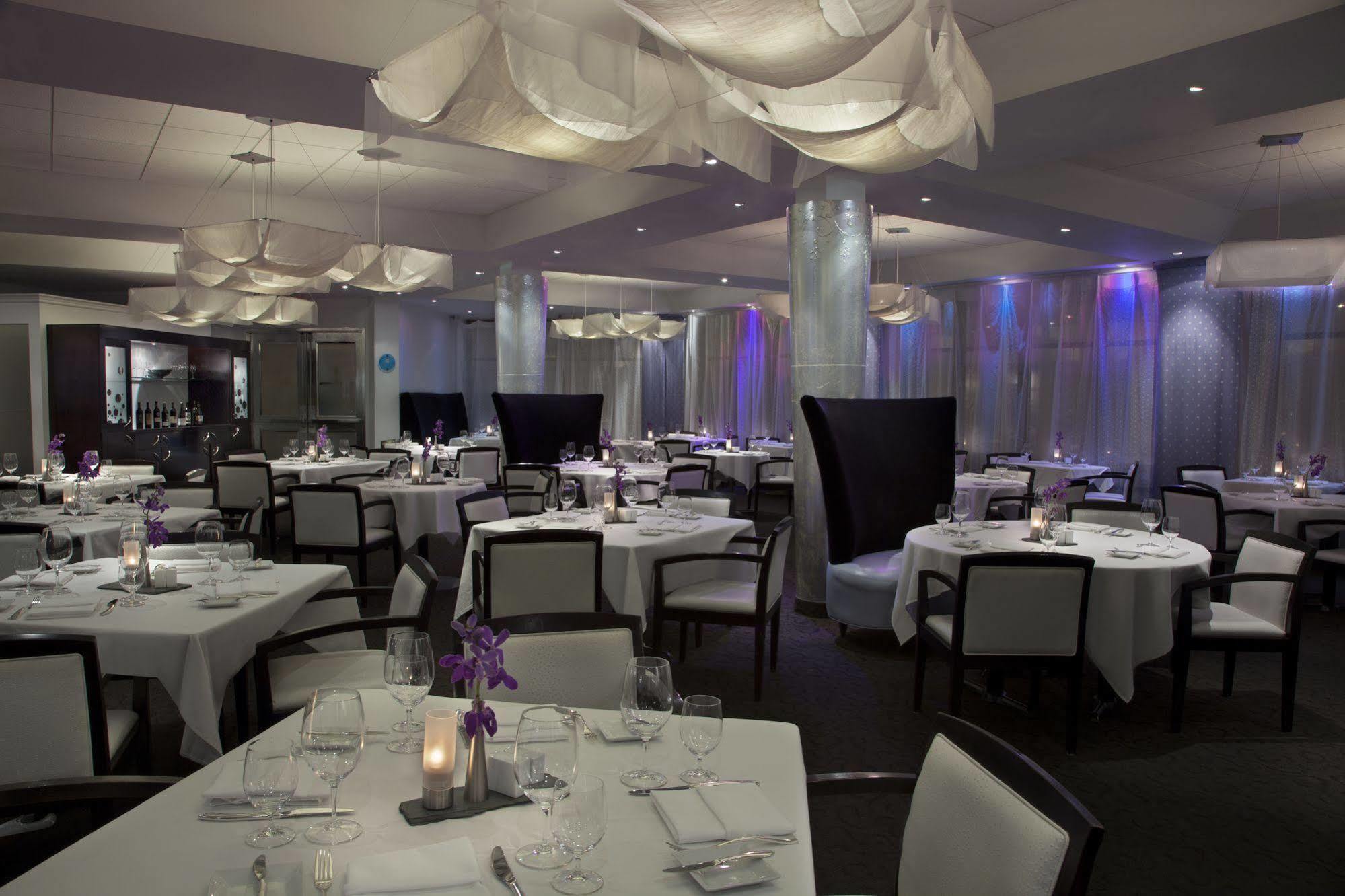 White Oaks Conference & Resort Spa Niagara-on-the-Lake Exterior photo Interior of the restaurant