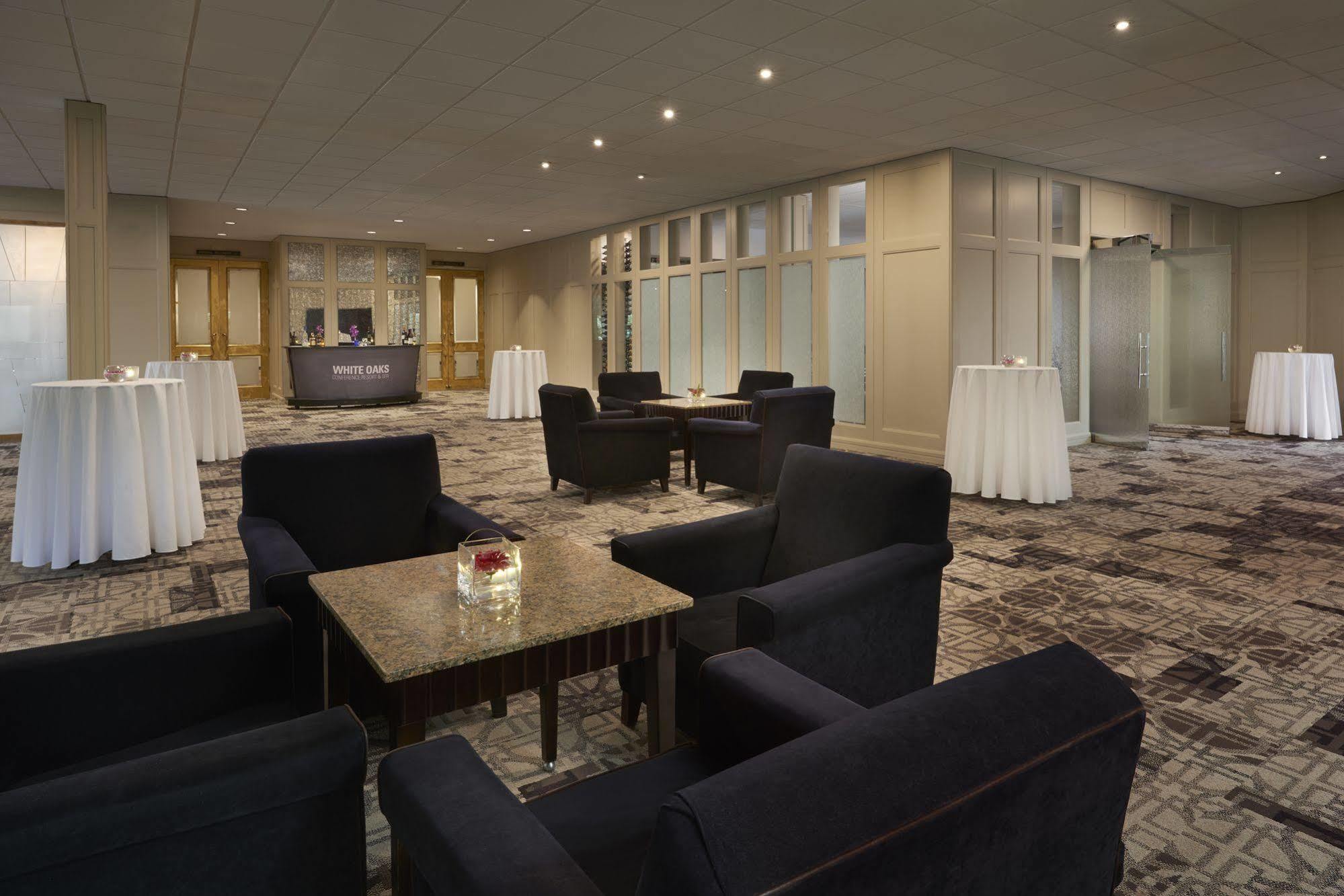 White Oaks Conference & Resort Spa Niagara-on-the-Lake Exterior photo The Westin Club Lounge at Frankfurt Airport
